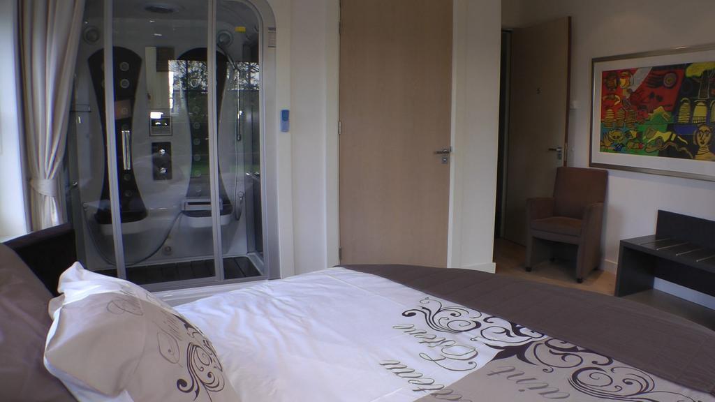 Bed And Breakfast Hoeve Chapeau Katwoude Room photo