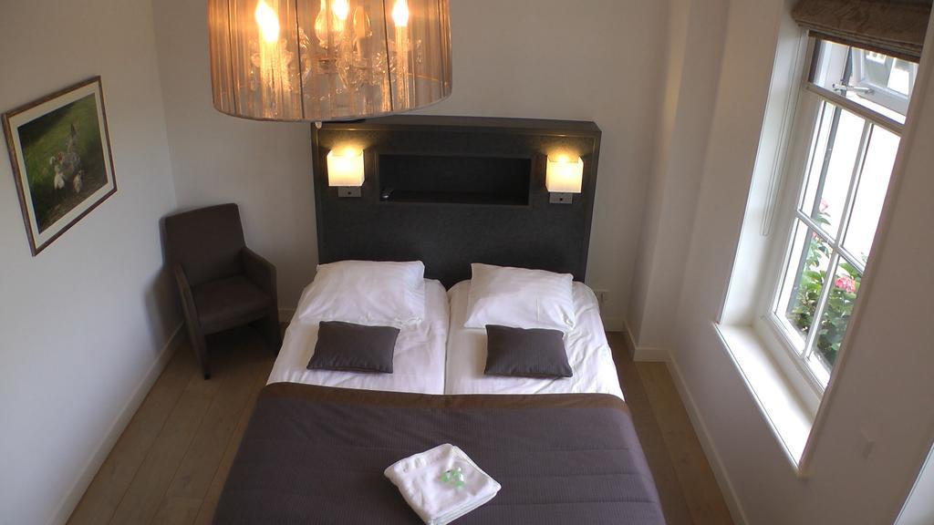 Bed And Breakfast Hoeve Chapeau Katwoude Room photo